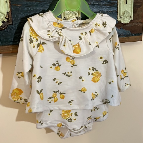 2/$30 Jessica Simpson Yellow Lemon Easy Match Middle Snap One Piece Size 3-6M - Picture 4 of 15